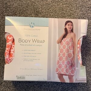 Huntington Home Pink and White Cotton Body Wrap